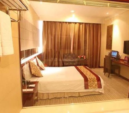 Suzhou Plaza Hotel Екстер'єр фото